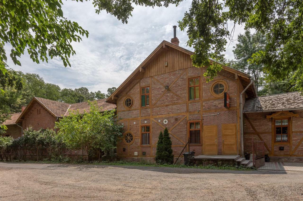 Pavilon Panzió Étterem és Pizzéria Panzió Gyomaendrőd Kültér fotó