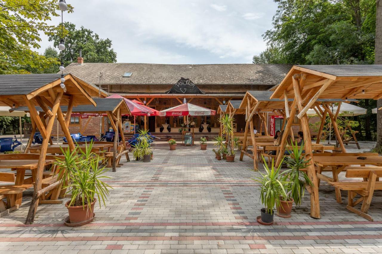 Pavilon Panzió Étterem és Pizzéria Panzió Gyomaendrőd Kültér fotó